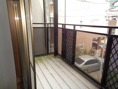 【バルコニー】 | 東灘区本庄町1丁目　中古戸建 | ２階バルコニー