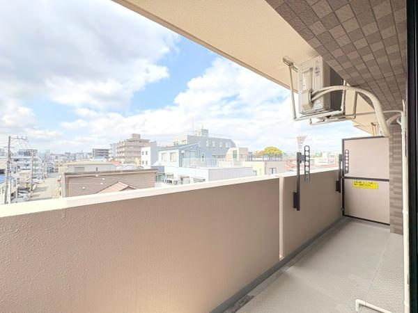 ナイスパークコート鶴見潮田のバルコニー