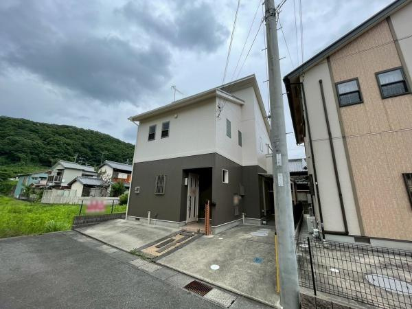 高野口町大野　中古戸建の前面道路含む現地写真