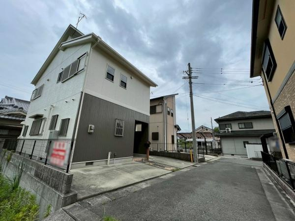 高野口町大野　中古戸建の前面道路含む現地写真
