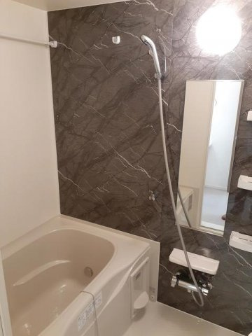 アルバライズ　グリシーナｄｏｓの浴室