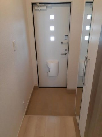 アルバライズ　グリシーナｄｏｓの玄関