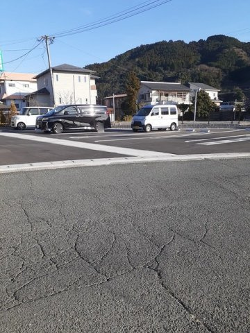 アルバライズ　グリシーナｄｏｓの駐車場