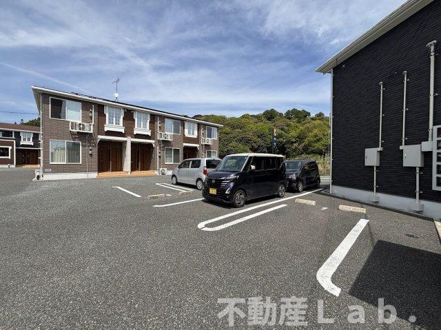 ＲＥＬＩＥＦ　ＴＯＷＮ　Ａの駐車場