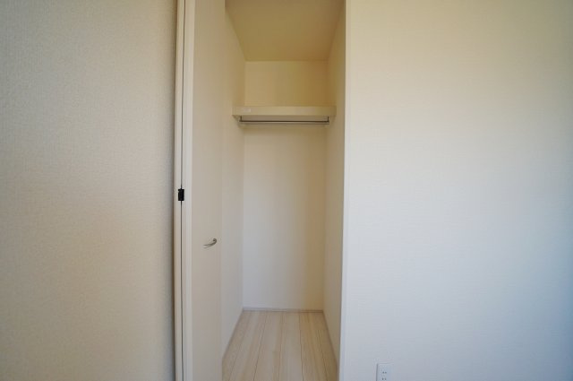 【駅近×平坦】落ち着いた低層住宅地に佇む47坪の住まい｜仲介手数料無料の収納|お部屋をすっきり使える、機能的な収納スペース。