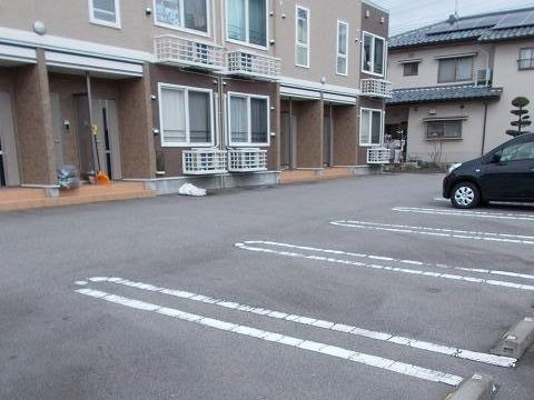 サンパティック町村の駐車場