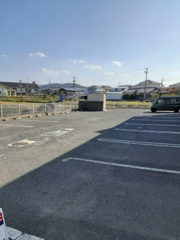 フォンテーヌ　北館の駐車場