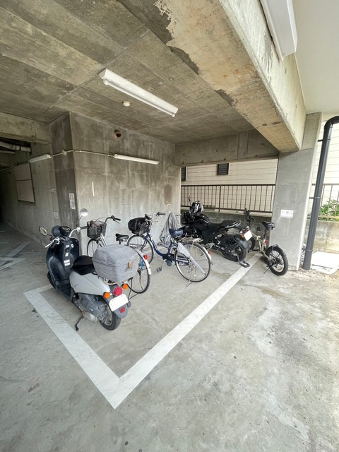 プレアール塔原東の駐車場|別号数タイプ