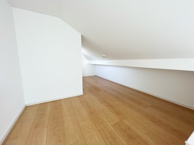 東村山市恩田町中古戸建ての収納|2階5.2帖についているロフトです！季節物の収納に便利なスペース♪