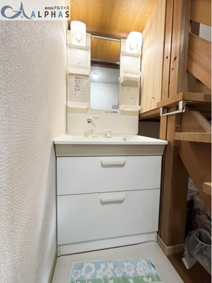 【独立洗面台】 | 加古郡稲美町岡 一戸建て | ■忙しい朝の身支度も効率良くできるシャワー付き洗面化粧台♪