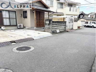 【前面道路含む現地写真】 | 加古郡稲美町岡 一戸建て | ■前面道路幅員約4.5ｍがあり駐車しやすい♪