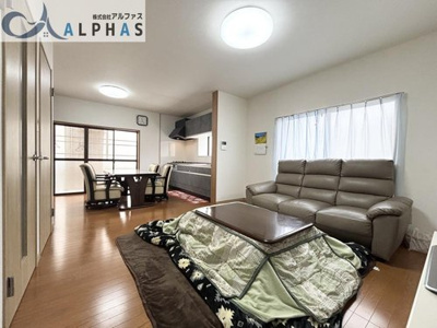 【居間・リビング】 | 加古郡稲美町岡 一戸建て | ■LDK拡張、床、クロス、建具リフォーム工事履歴あり♪ (2023年7月頃)