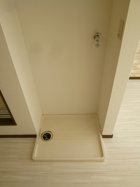 フラット２２３の洗面所|★室内洗濯機置場★