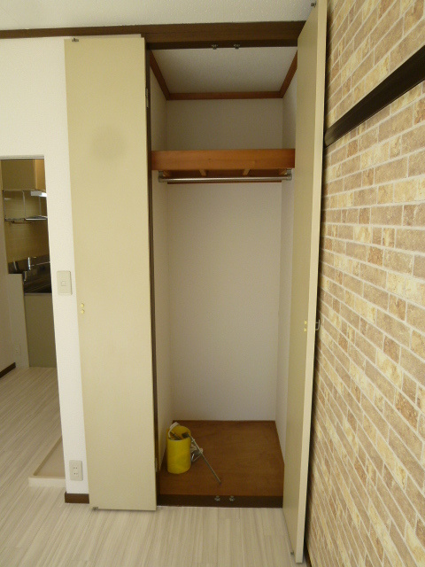 フラット２２３の収納|★奥行きのあるクローゼット★