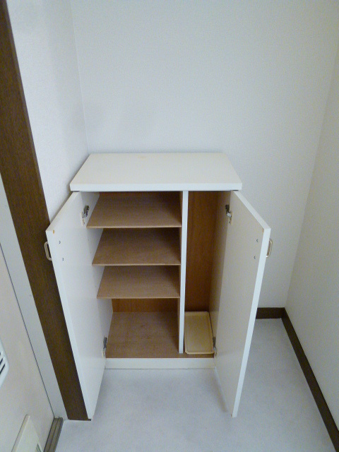 フラット２２３の玄関|★シューズＢＯＸ★