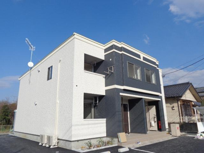 【エントランス】 | ファビュラス | 外観写真（昼）