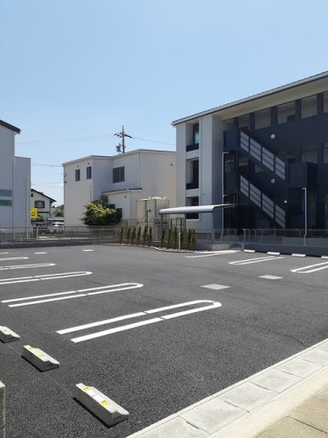 ル・リアンの駐車場