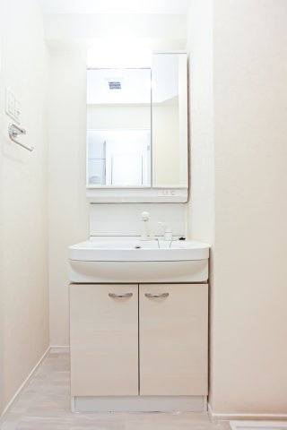 アルファシオリエンソ　4階の洗面所|別号室のものになります。現状優先。