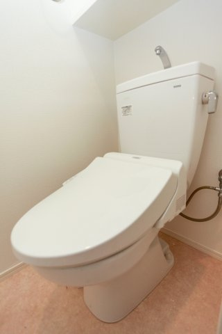 アルファシオリエンソ　4階のトイレ|別号室のものになります。現状優先。