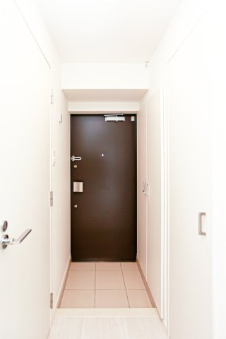 アルファシオリエンソ　4階の玄関|別号室のものになります。現状優先。