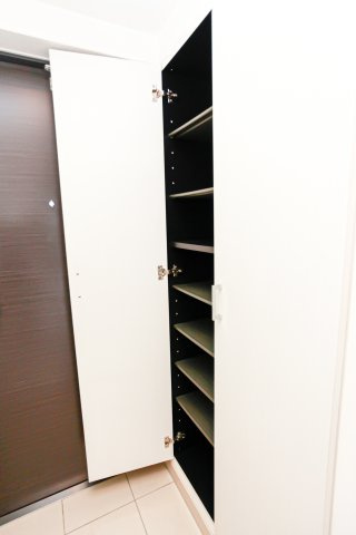 アルファシオリエンソ　4階の収納|別号室のものになります。現状優先。