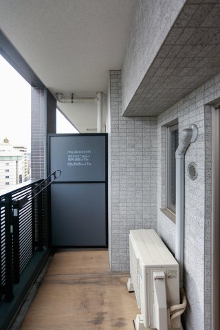 アルファシオリエンソ　4階のバルコニー|別号室のものになります。現状優先。