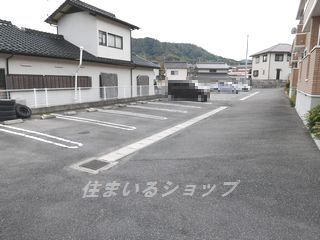 メリディオ　Ⅰ番館の駐車場
