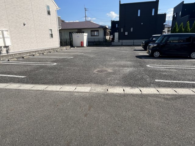 ＮＭＯＮ　Ｃの駐車場