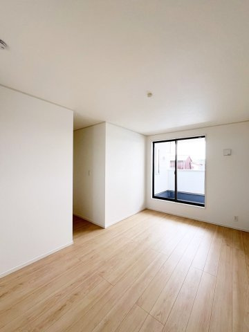 クレイドルガーデン和歌山市北出島第１　２号棟の洋室