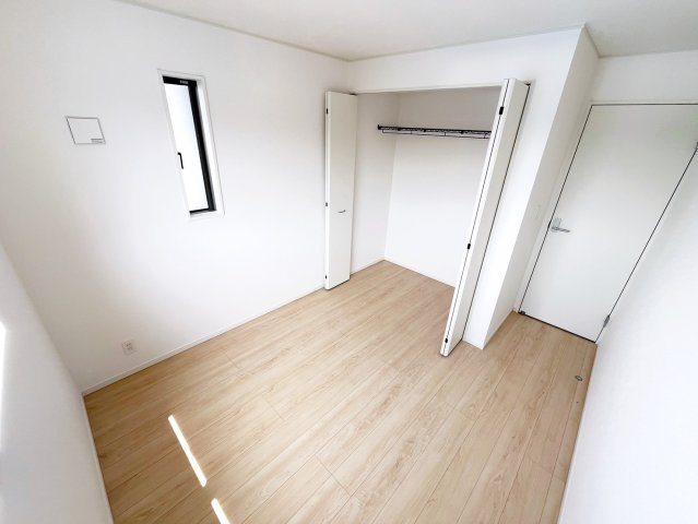 クレイドルガーデン和歌山市北出島第１　２号棟の洋室