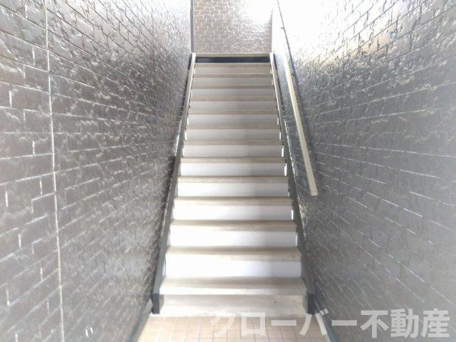 レオパレスハーモニーのエントランス