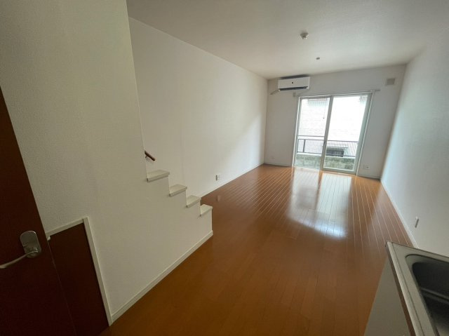 【居間・リビング】 | VIANO西山町 | ※お写真は同物件別部屋です。