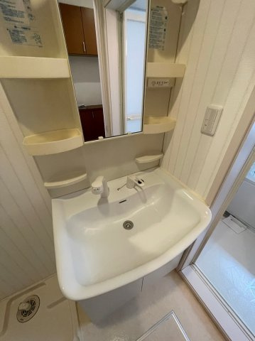 【独立洗面台】 | VIANO西山町 | ※お写真は同物件別部屋です。