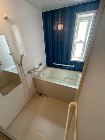 【浴室】 | VIANO西山町 | ※お写真は同物件別部屋です。