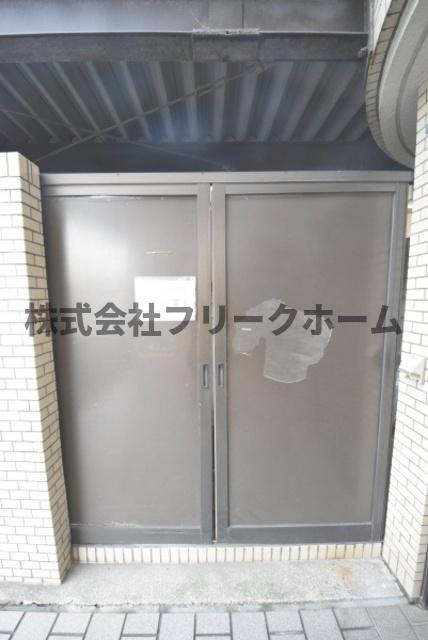 小金井市緑町５丁目の賃貸マンションの玄関