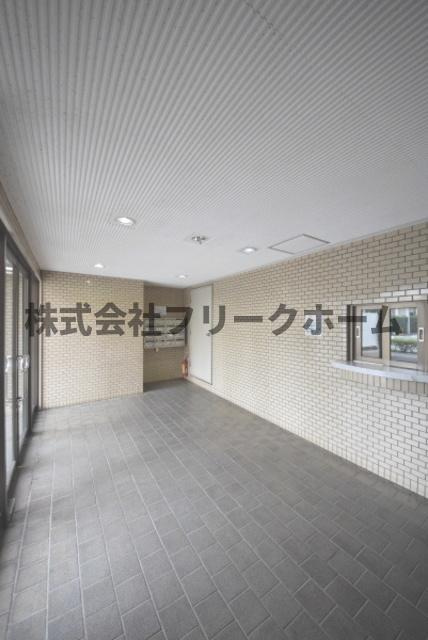小金井市緑町５丁目の賃貸マンションのロビー