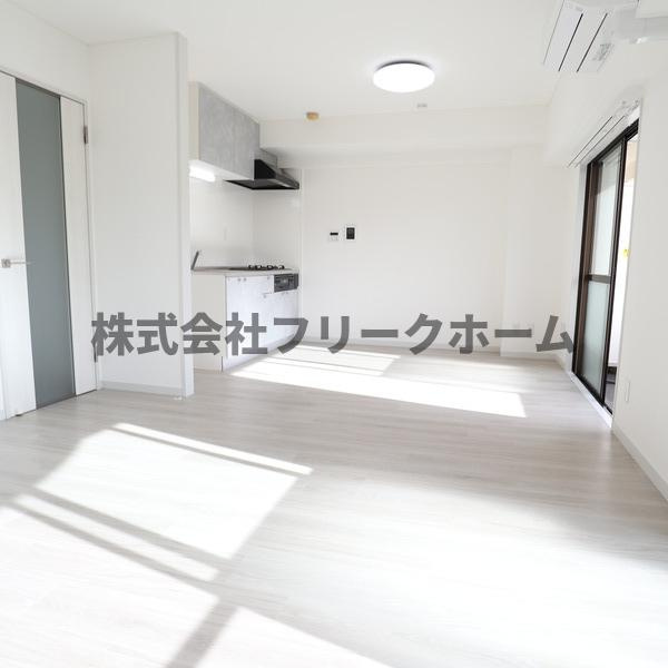 小金井市緑町５丁目の賃貸マンションの居間・リビング