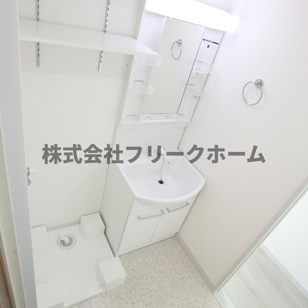 小金井市緑町５丁目の賃貸マンションの洗面所