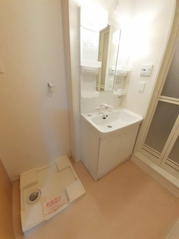 クラール　安宅Ｄの洗面所|忙しい朝には欠かせない洗面所です
