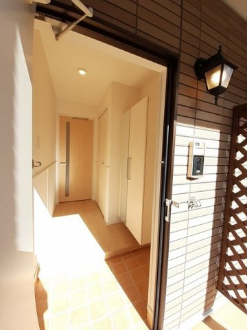 クラール　安宅Ｄの玄関|ゆったりとした玄関です