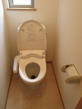 第2大楽地ハイツのトイレ|シンプルで使いやすいトイレです