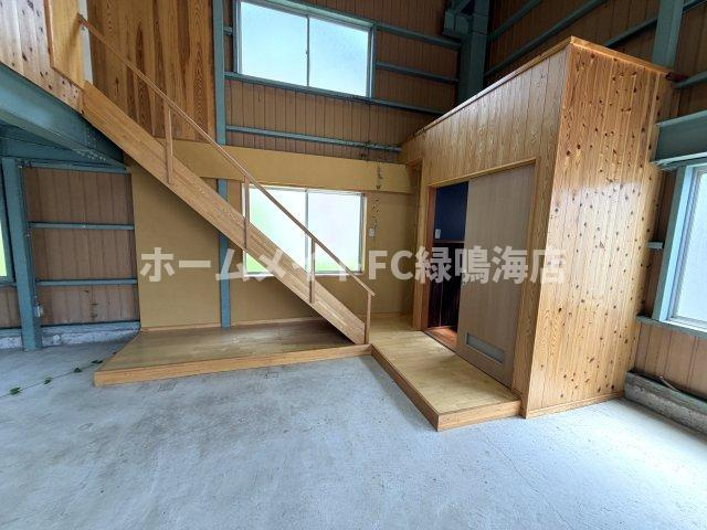 苗代町倉庫の内装