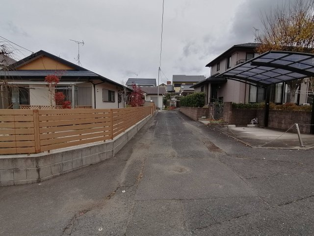 筑紫野市針摺東１丁目　売り土地の前面道路含む現地写真