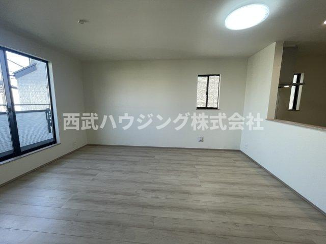 【仲介手数料無料】所沢市南住吉全４棟Ｂ号棟　所沢市の新築住宅なら西武ハウジングの居間・リビング