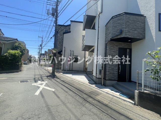 【仲介手数料無料】所沢市南住吉全４棟Ｂ号棟　所沢市の新築住宅なら西武ハウジングの前面道路含む現地写真