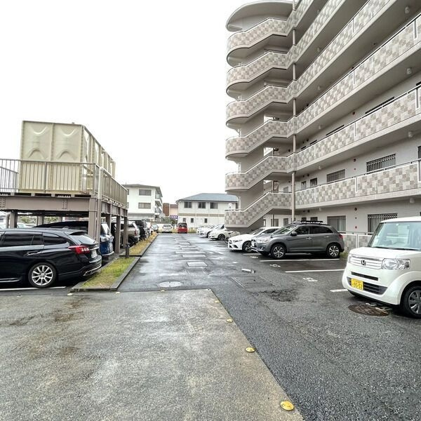 ジュネス保田３　　　刈谷市近郊の賃貸はクラスホームの駐車場