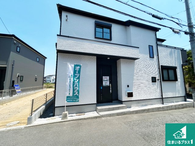 5(土)6(日)現地説明会！◆岸和田市八幡町　全2邸の外観|安心の10年保証！外観を美しく保ち、雨水で汚れを落とします！気になることがありましたら、お気軽にお問い合わせください！
