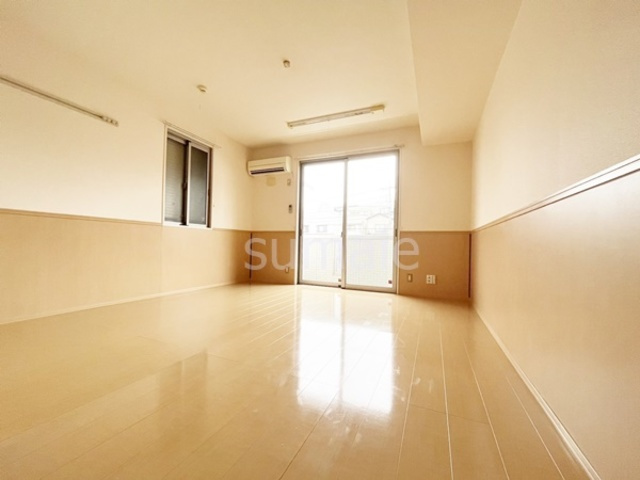 パインズ　ヒルの居間・リビング|リビング広くて明るいです☆