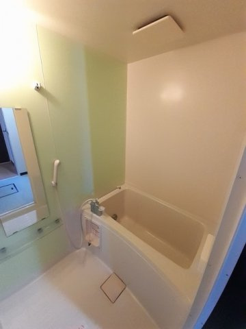 ジェイズタウンＡの浴室|追い焚き機能付きのお風呂です♪