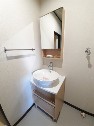 ジェイズタウンＡの洗面所|明るい洗面所です★